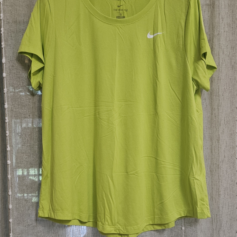 Nike Women's Green T-Shirt